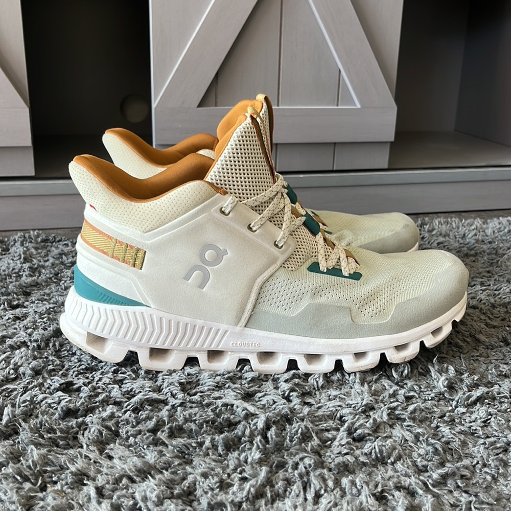 Cream, white, teal and burnt orange On Cloud Hi Clouds, mens size 11.5